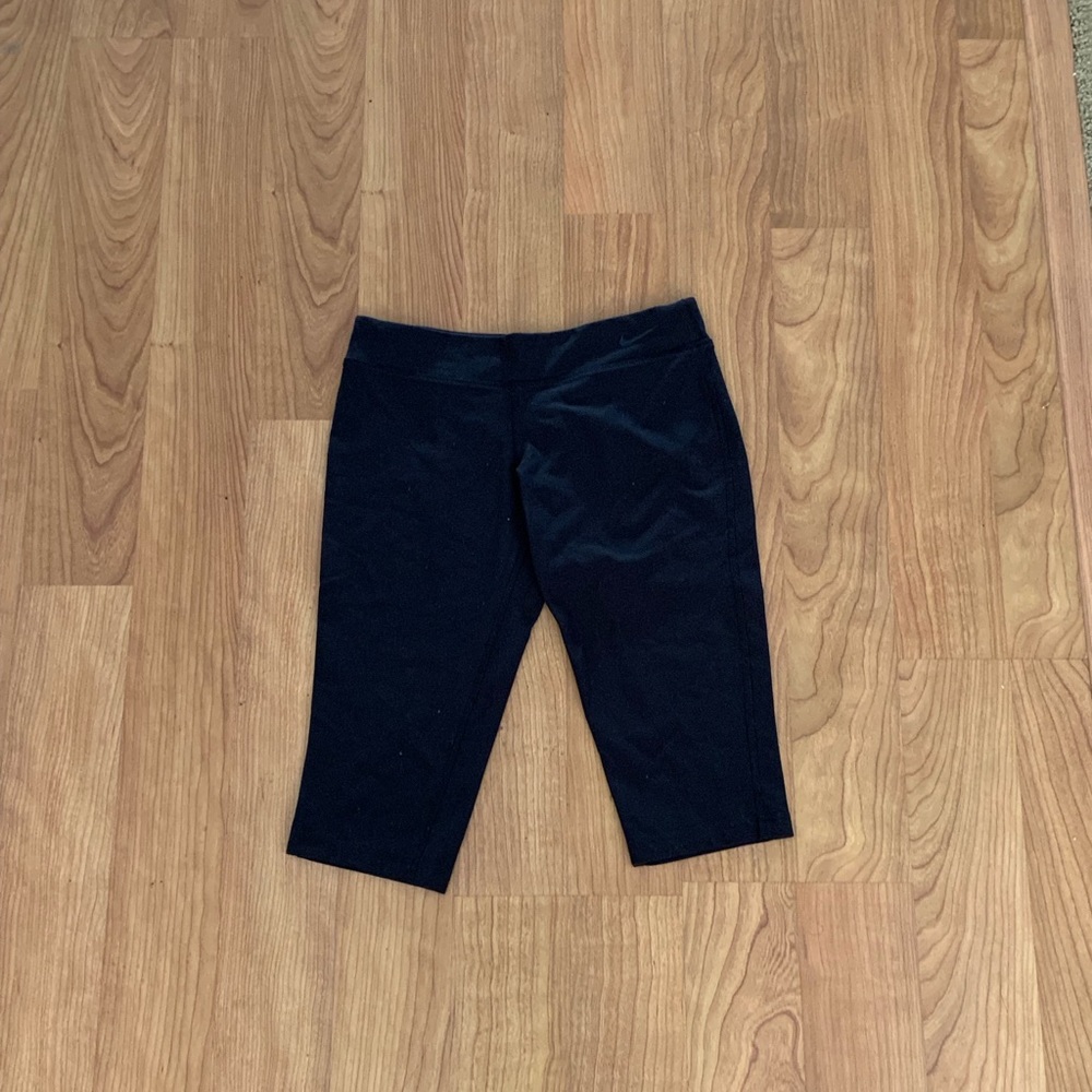 Black Nike 1/2 leggings